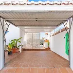 Zoe Holiday home